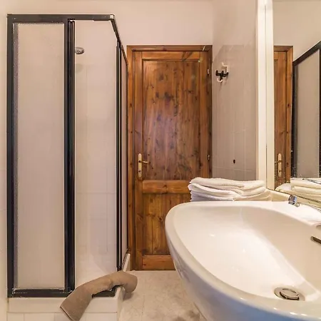 Villa In Nuoro Provinz 43626 *